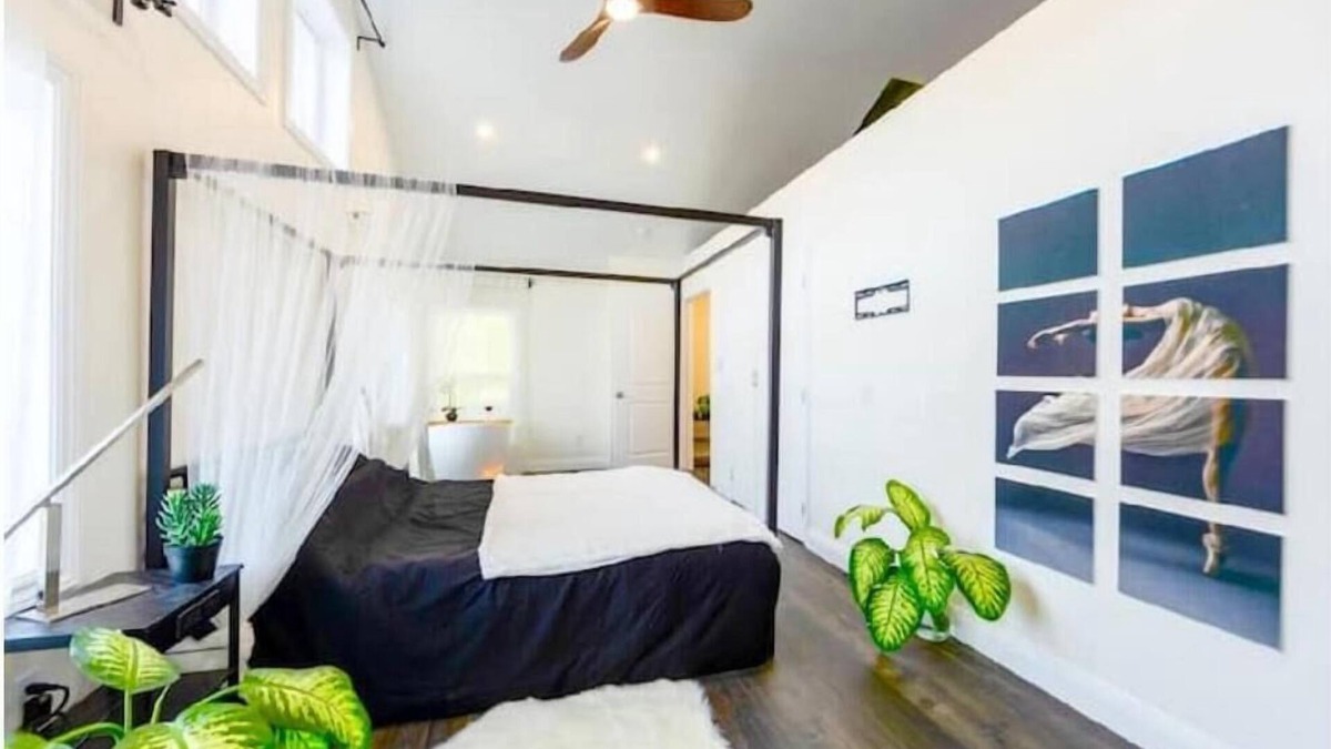 Belleville House | River Runs Through It