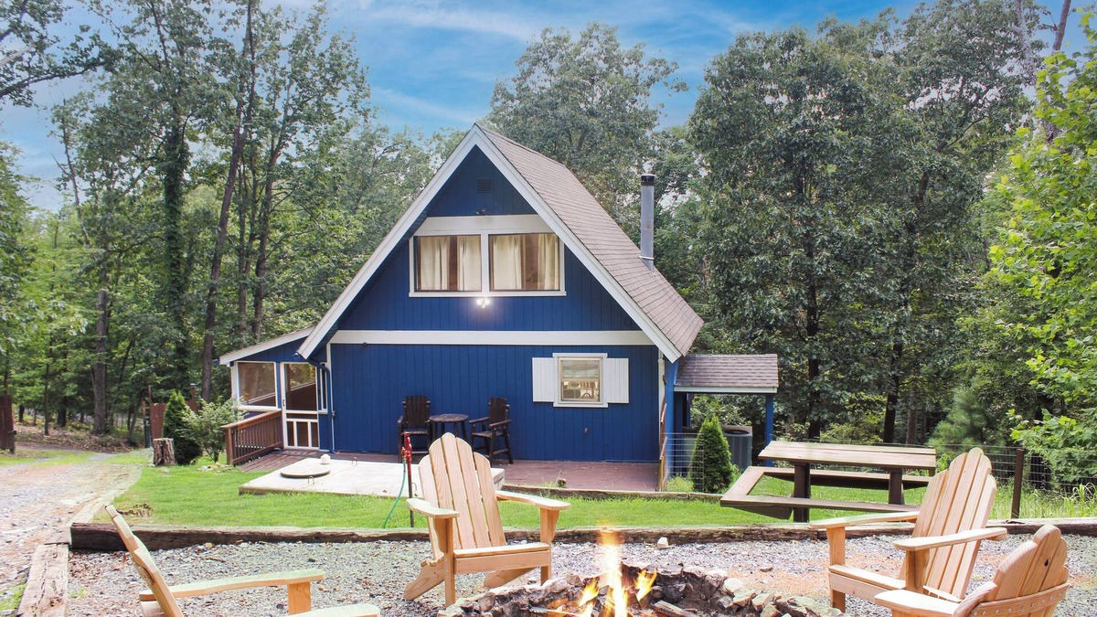 Shenandoah Cabin | River’s Getaway Hot Tub Game Room Nature Retreat
