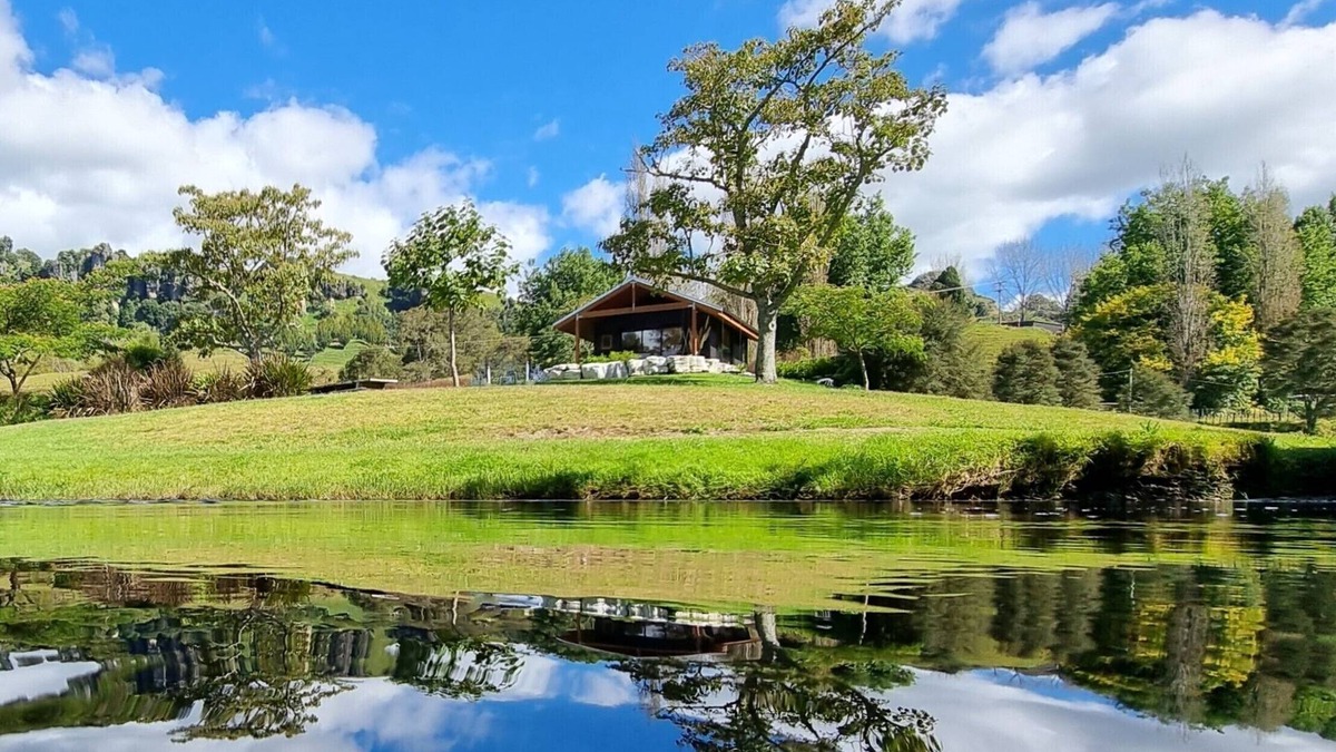 Waitomo District Cabin | River Song Cabin Luxury Studio Nature Escape