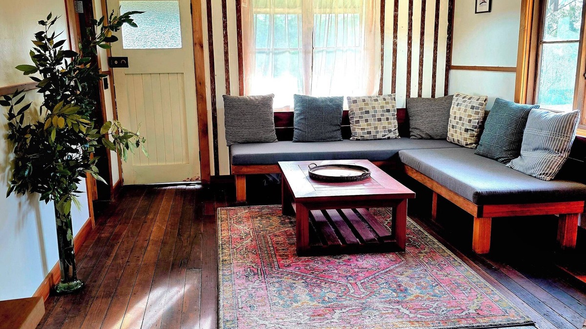 Brooman Cottage | River Stone - Family getaway on the Clyde River with a difference.