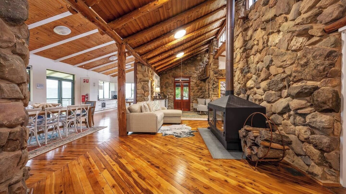 Riverlea House | River Stone Mudgee Luxury Eco Estate in the Hills