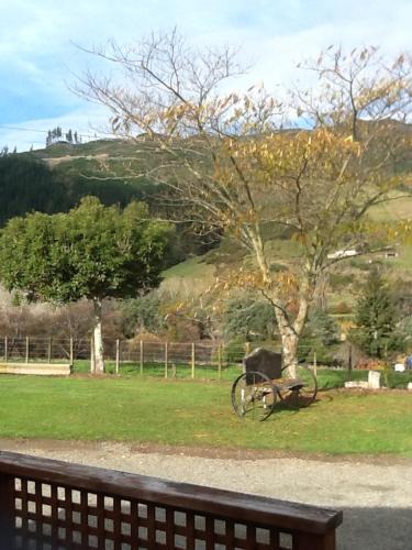 Motueka Valley House | River Terrace Cottage