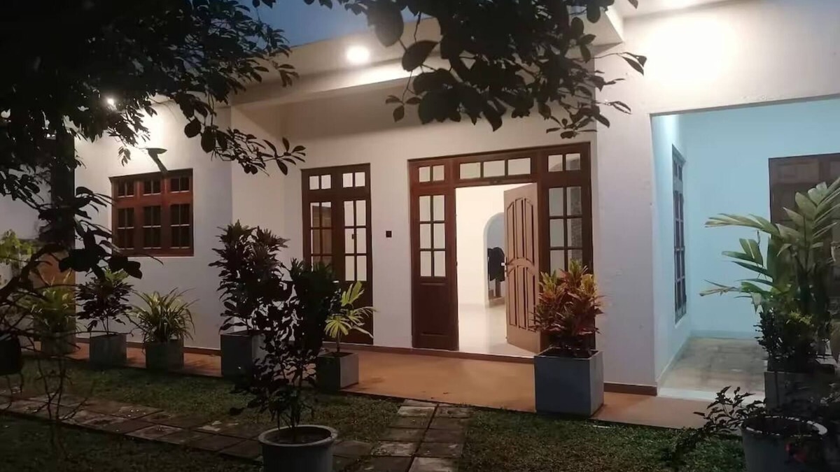 Kandy Apartment | River Valley Holiday Retreat Ground floor ensuite