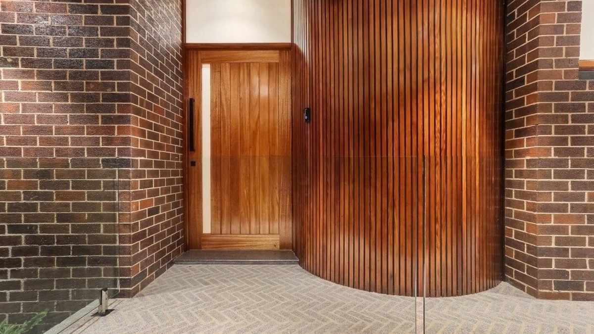 Bonnet Bay House | River Valley House - Family and Pet Friendly Designer Stay