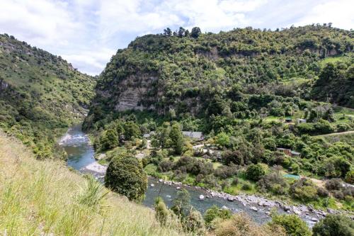 Taihape Cabin | River Valley Lodge