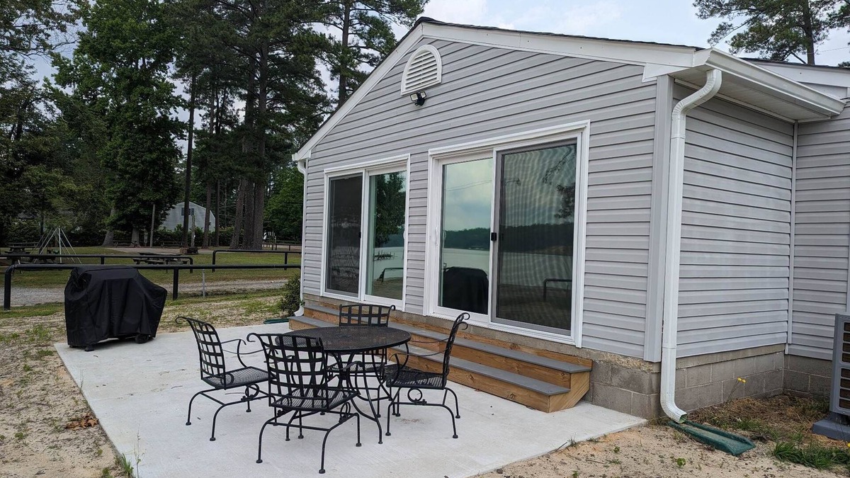 Dutton House | River Vibes@ the Piankatank River