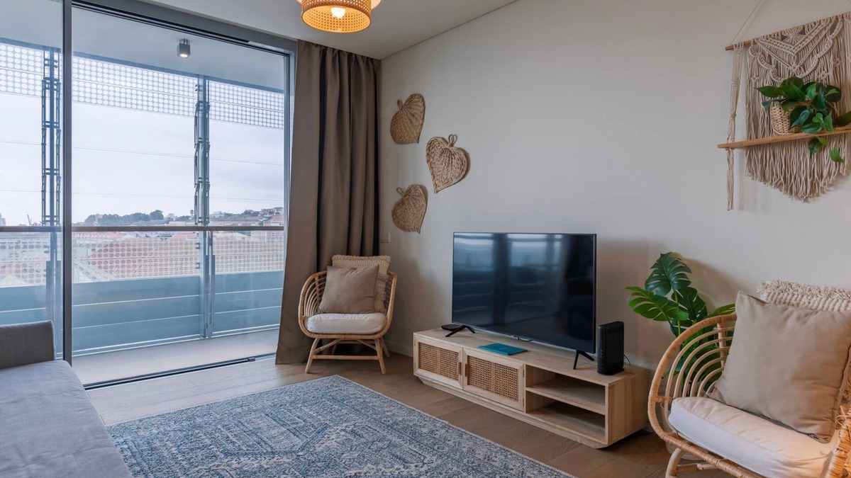 Marvila Apartment | River View 1BDR Apartment by LovelyStay