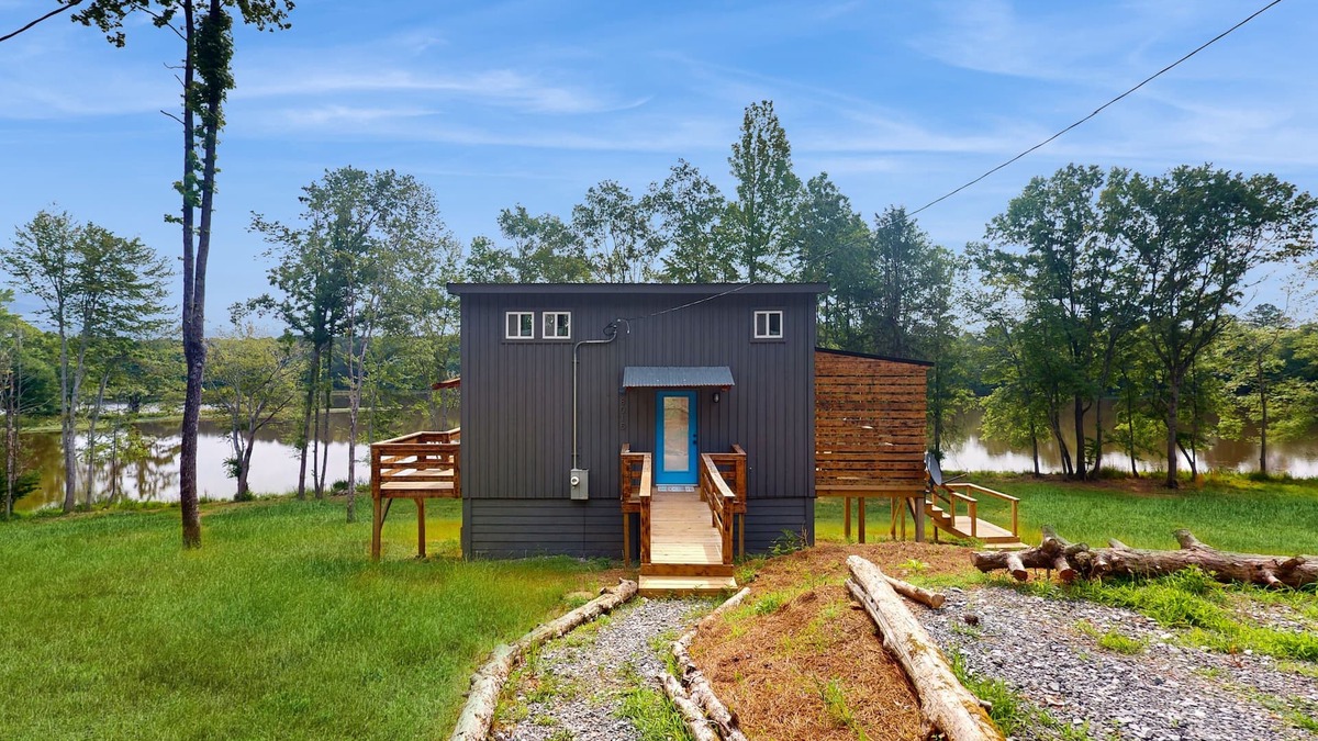 Cedar Bluff House | River-view home with fire pit, grill, nearby attractions