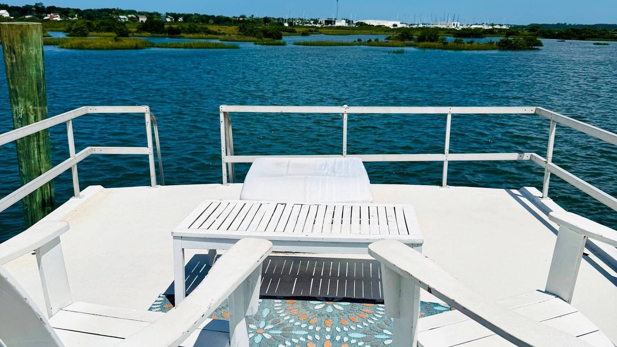 St. Augustine Boat Rental | River View Houseboat in Downtown St.Augustine