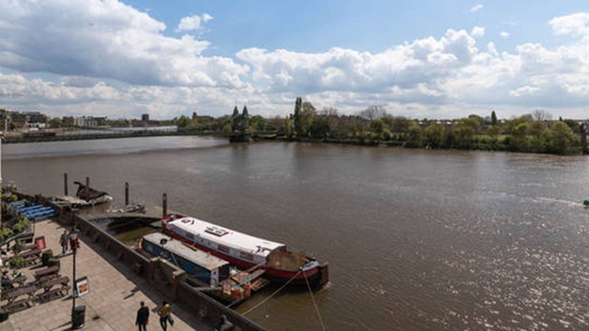 Hammersmith Apartment | River View, London Zone 2 Hammersmith, 2 Bedroom/2 Bath