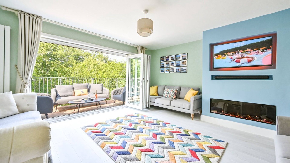 West Looe House | River View Retreat - family house close to the centre of Looe
