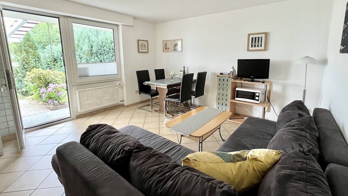 Reil Apartment | River View Retreat in Reil