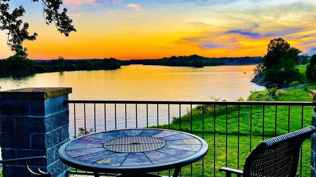 Morris Chapel House | River View & Retreat