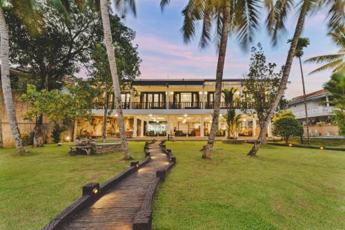 Darga Town Cabin | River View Villas