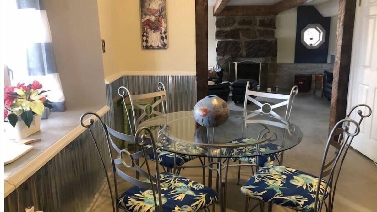 Madison House | River Views from Every Room! Clean, Newly Remodeled, Full Kitchen