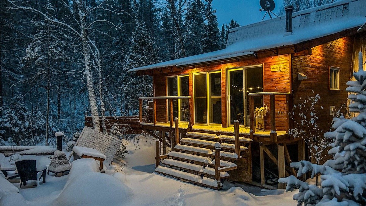 Sainte Rose du Nord House | River/Wooden hottub The Farmhouse in forest
