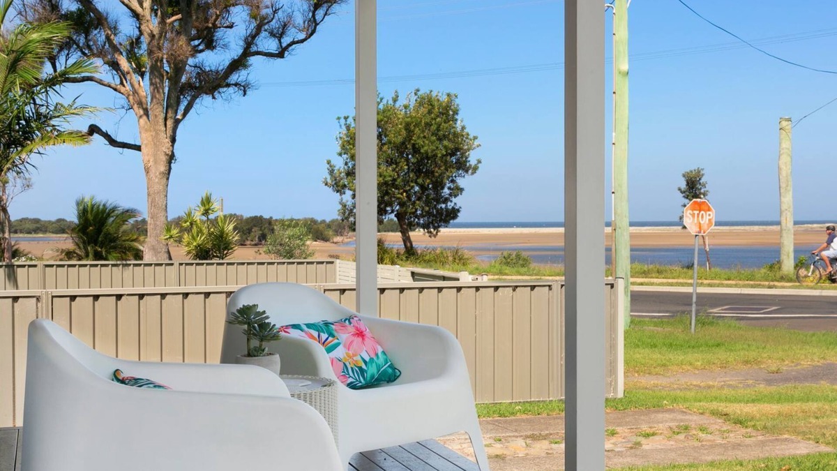 Shoalhaven Heads House | Riverbank Cottage & Studio