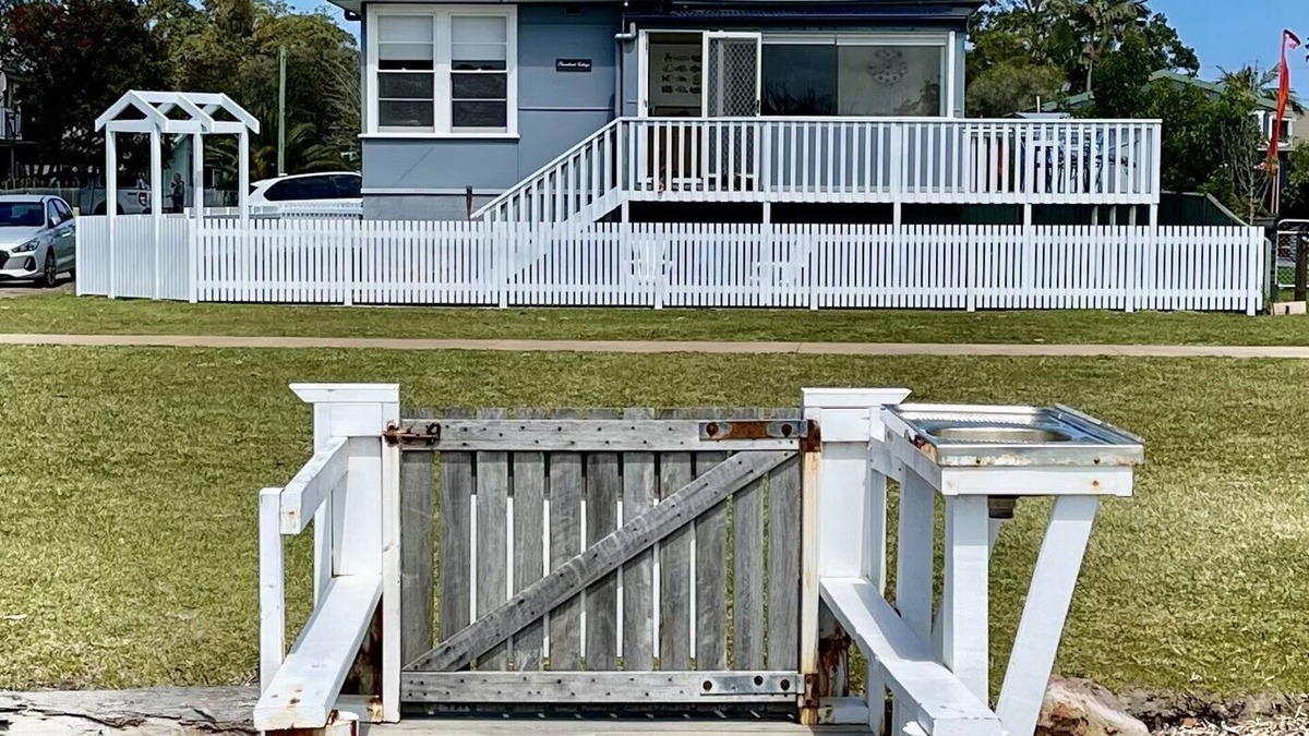 Sussex Inlet House | Riverbank Cottage - Waterfront