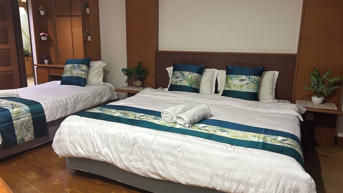 Kampung Surabaya Condo | Riverbank Suites - River View Level 11, Sleeps 7