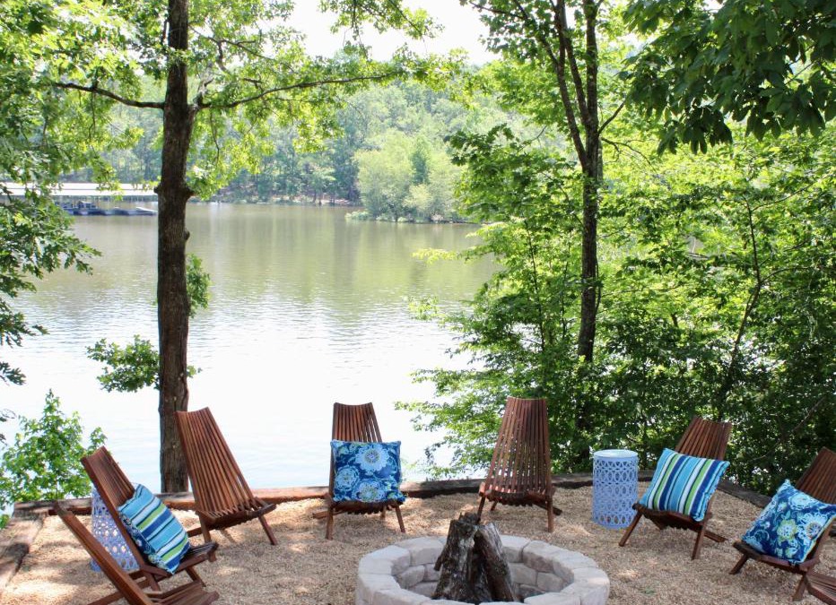Crane Hill House | Riverbend Ranch for Family Fun on Smith Lake! Dogs welcome!
