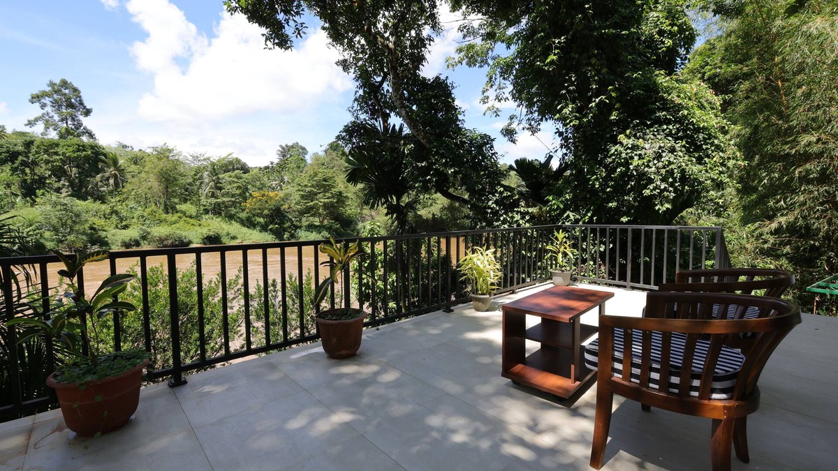 Kalawana Ski Chalet | Riverbend Retreat near Sinharaja Forest