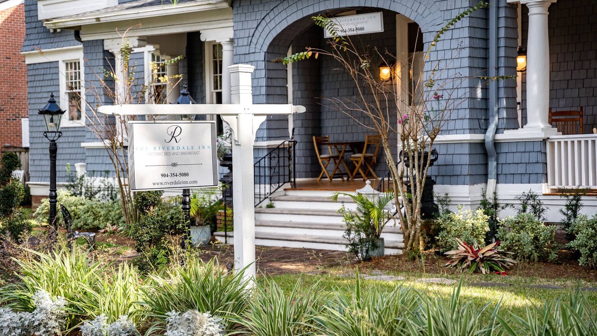 Five Points Bed & Breakfast | Riverdale Inn