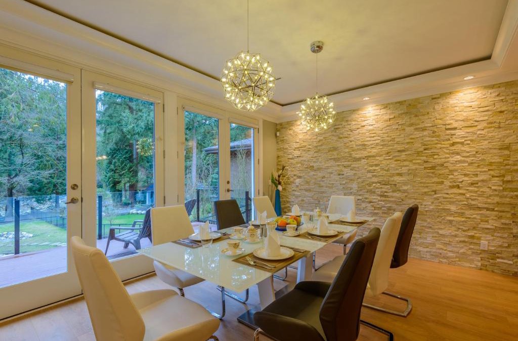 District of North Vancouver Bed & Breakfast | Riverfront Bed and Breakfast