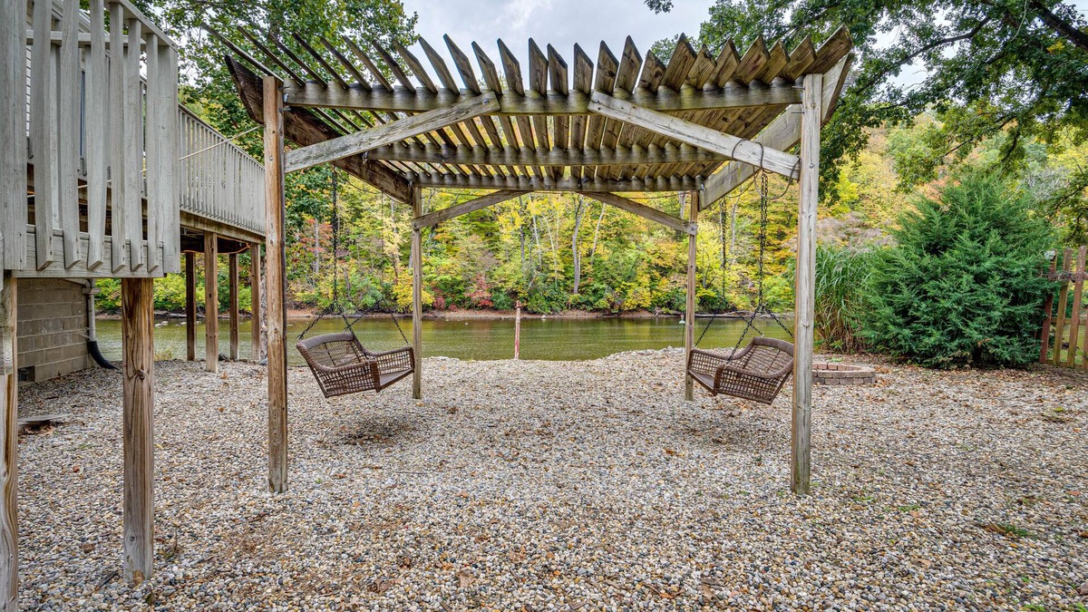 Rockfield House | Riverfront Brookston Retreat w/Deck & River Tubes