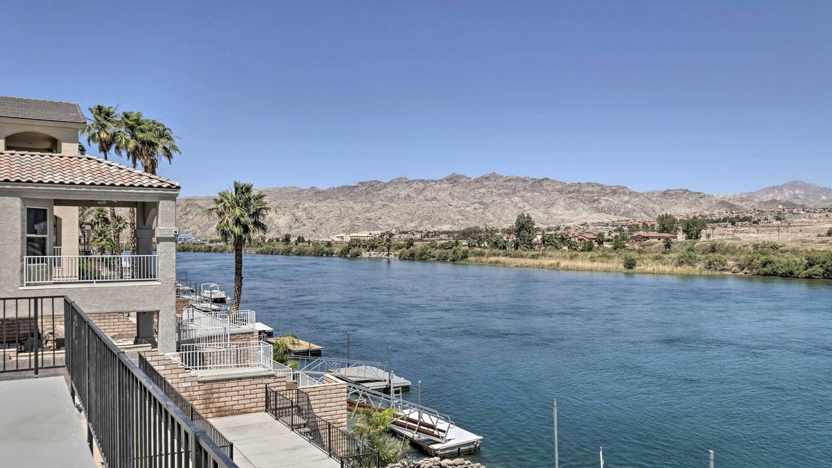 Holiday Shores House | Riverfront Bullhead City Home w/Private Dock