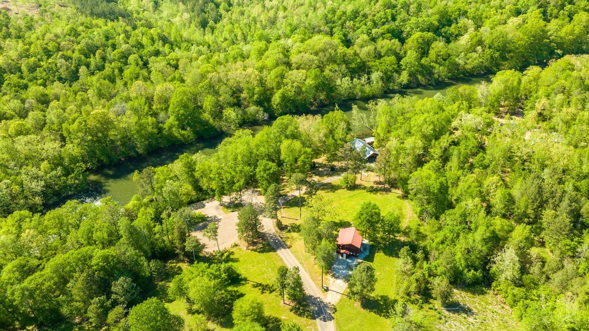 Murfreesboro Cabin | Riverfront Cabin on the Little Missouri 3 bed, 3 bath TriPlex