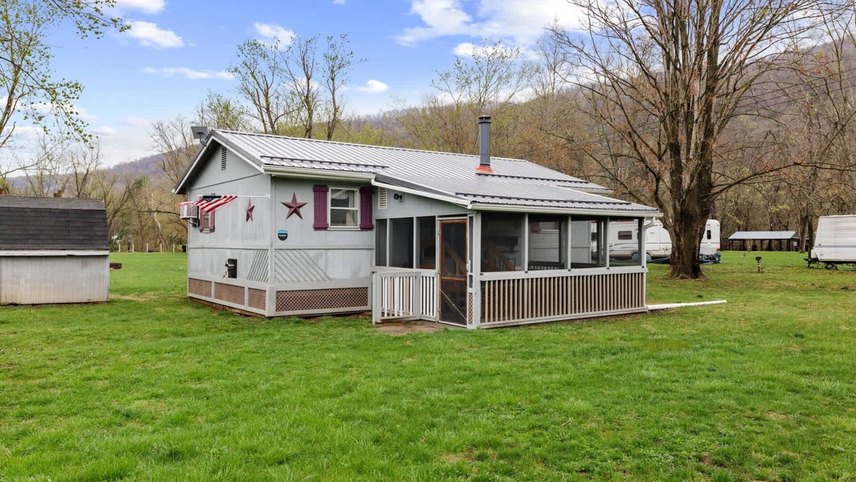Points Ski Chalet | Riverfront Cabin, Wood Stove, Fire Pit & Grill