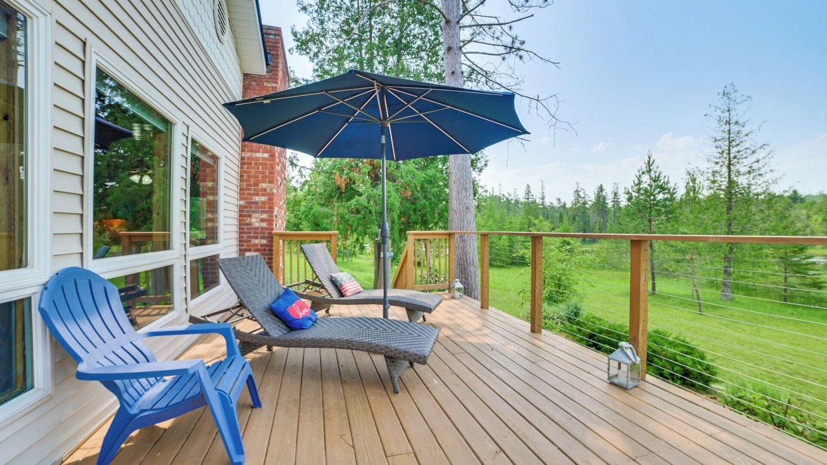 Cheboygan Cabin | Riverfront Cheboygan Cabin w/Kayaks & Dock!