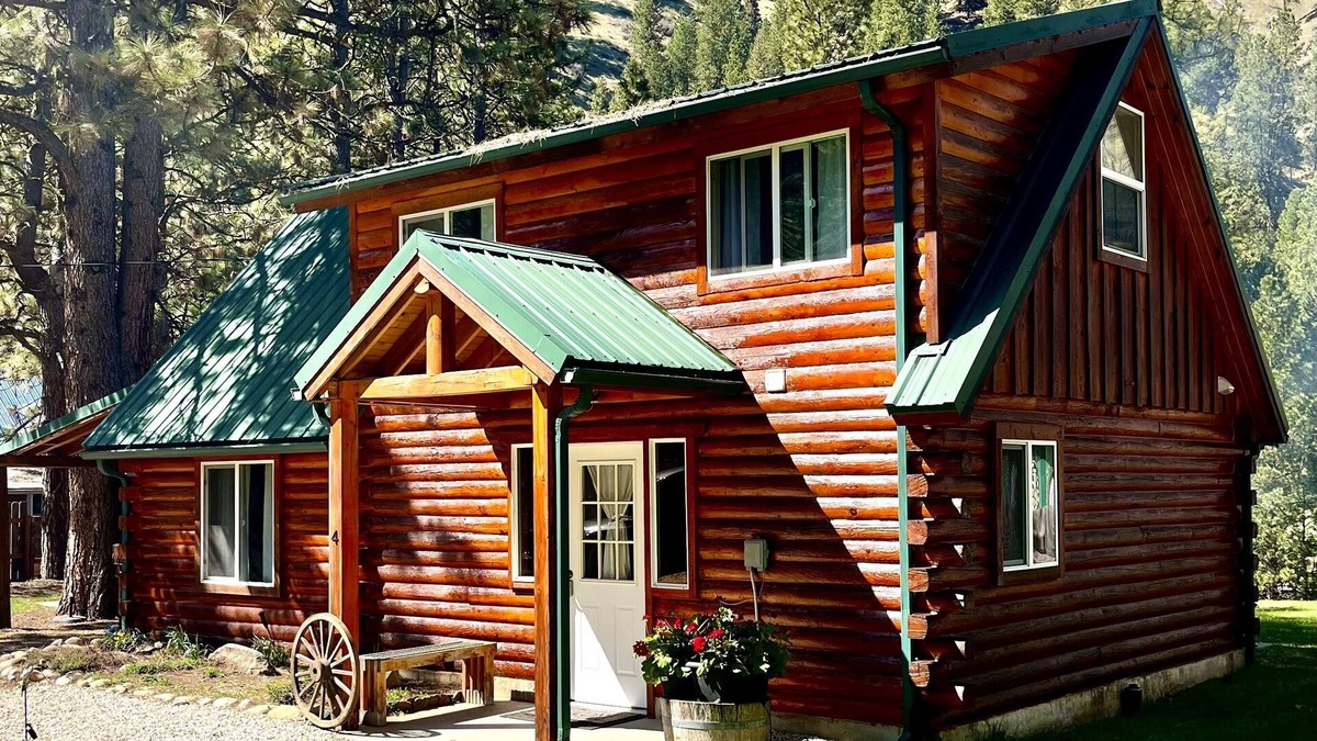 Garden Valley Cabin | Riverfront Cozy Cabin with spacious hot tub on the Middle Fork Payette River.