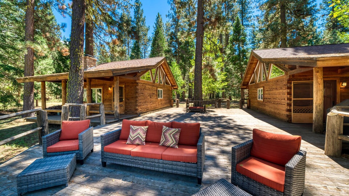 Sloat House | Riverfront, dog-friendly, side-by-side cabins on 200 acres with fishing ponds