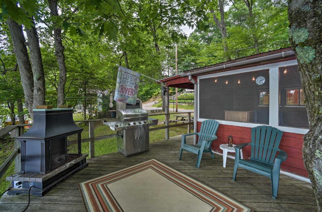 Lake Luzerne House | Riverfront Escape with Dock 19 Mi to Saratoga!