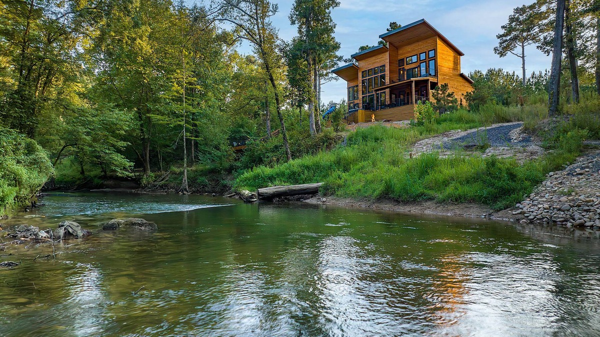 Broken Bow Cabin | Riverfront Family Adventure Modern Cabin/Pickle Ball/Slide/Outdoor Shower