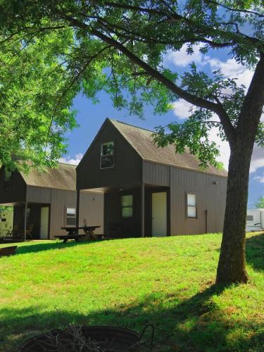 Caplinger Mills House | Riverfront Getaway Cabin #2 - Sleeps 5