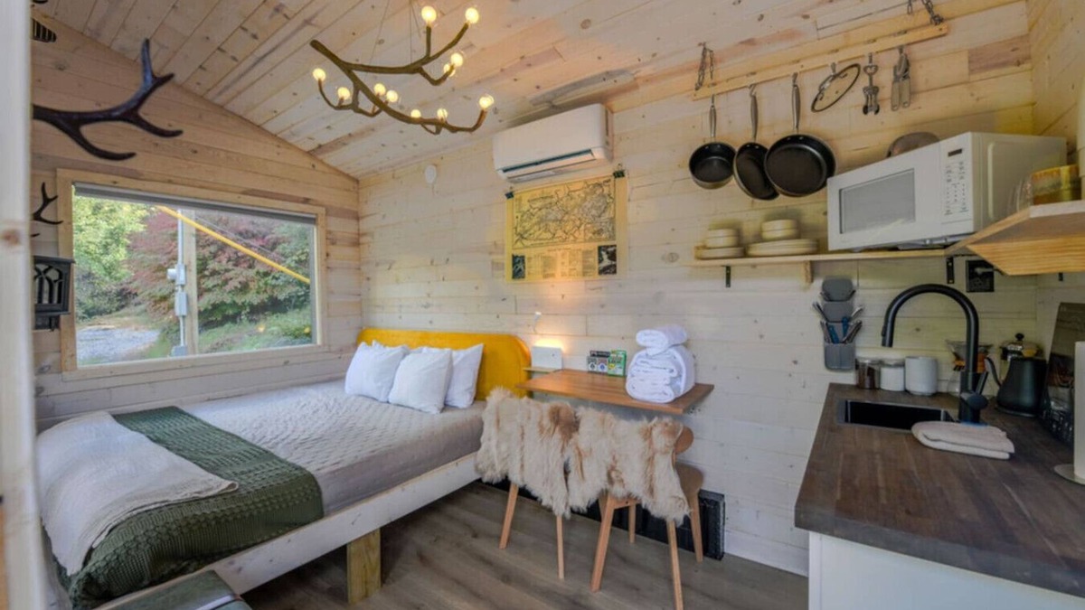 Sylva House | Riverfront, Hiking, Fishing, 20 min to Smoky Mtns!