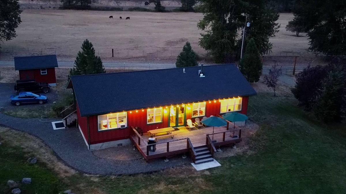 Cle Elum House | Riverfront Home in the Cascades - Great for Families