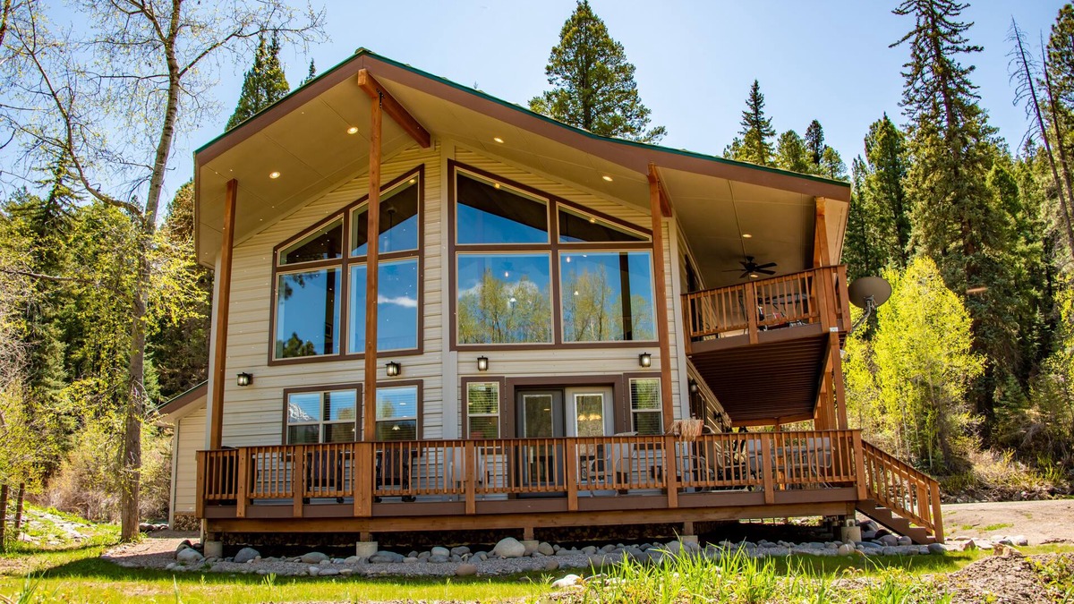 San Juan River Village House | Riverfront home surrounded by San Juan Nat'l Forest