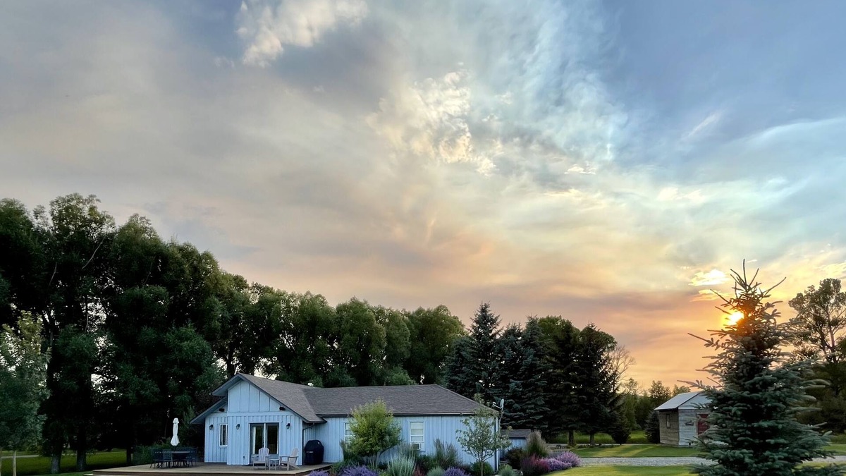 Livingston House | Riverfront idyll in Shields Valley, 10 min to Livingston