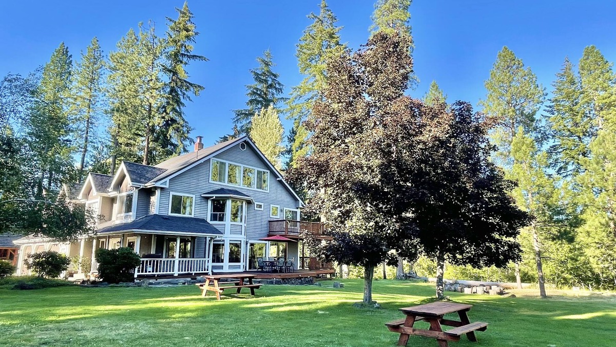 Trout Lake House | Riverfront Lodge - Ideal for small and large groups with room to spread out