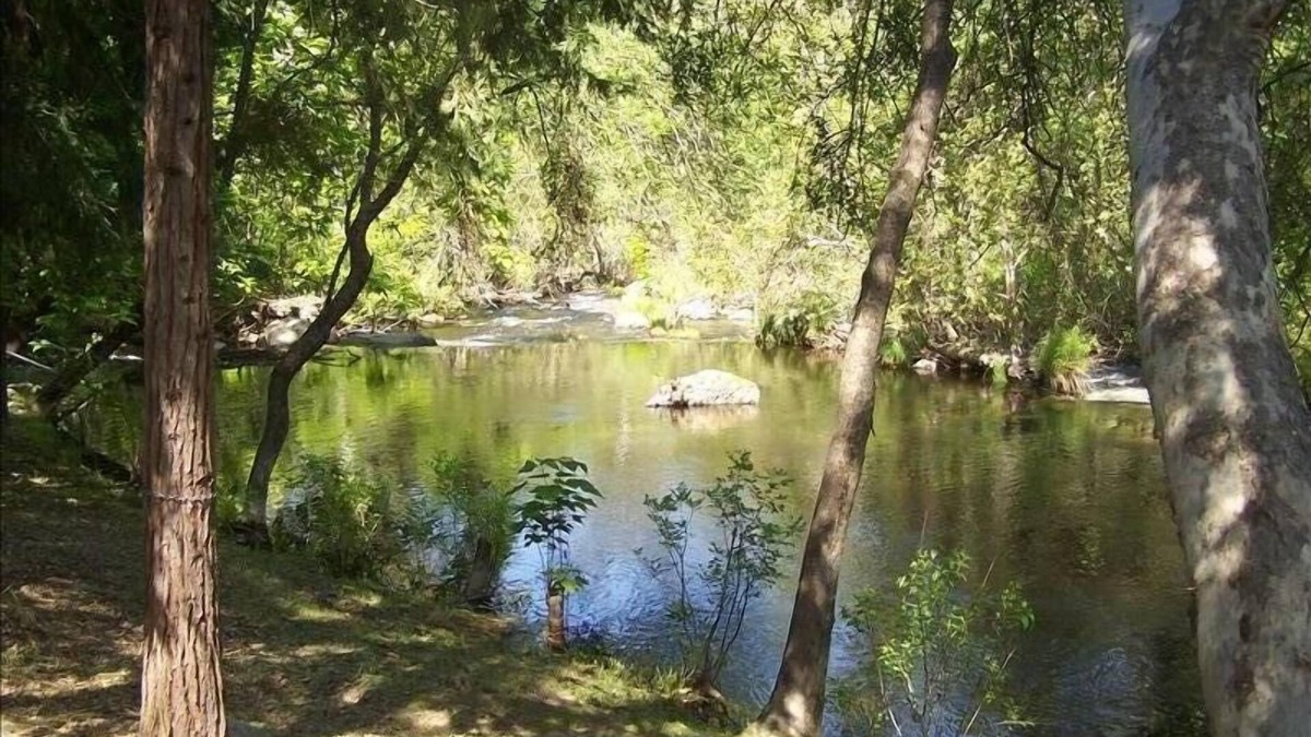 Kaweah House | Riverfront North Fork Kaweah - 1500 Ft of your own river!