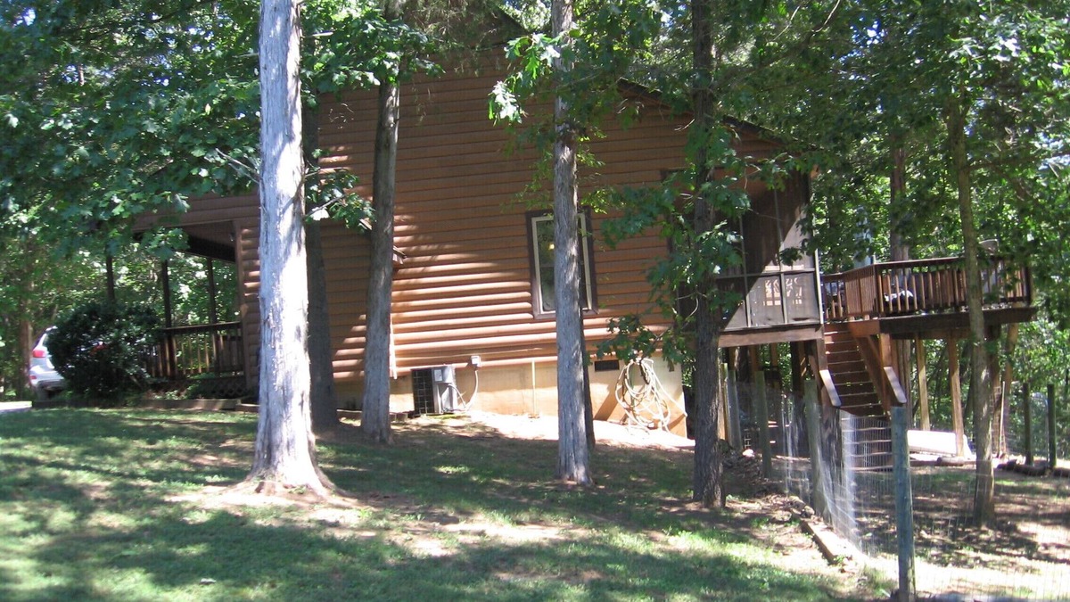 Luray Cabin | Riverfront, pet friendly ! Log cabin with 2 bedrooms and loft!