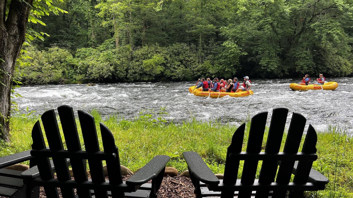 Nantahala House | RIVERFRONT PRIVATE oasis with views of Nantahala River-dog friendly & near NOC