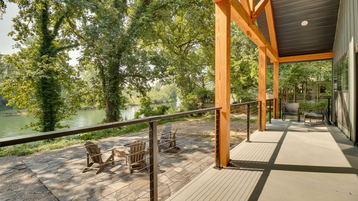 Mountain Home Cabin | Riverfront Salesville Cabin Rental w/Shared Dock!
