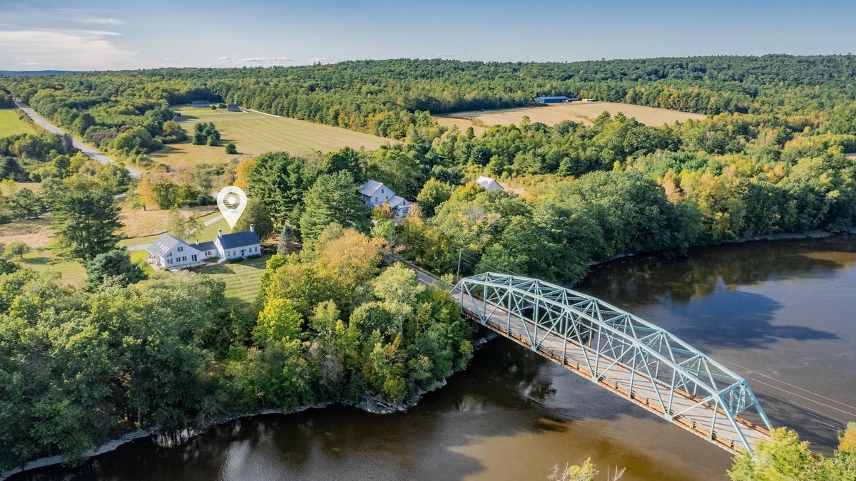 Dresden House | Riverfront Sanctuary