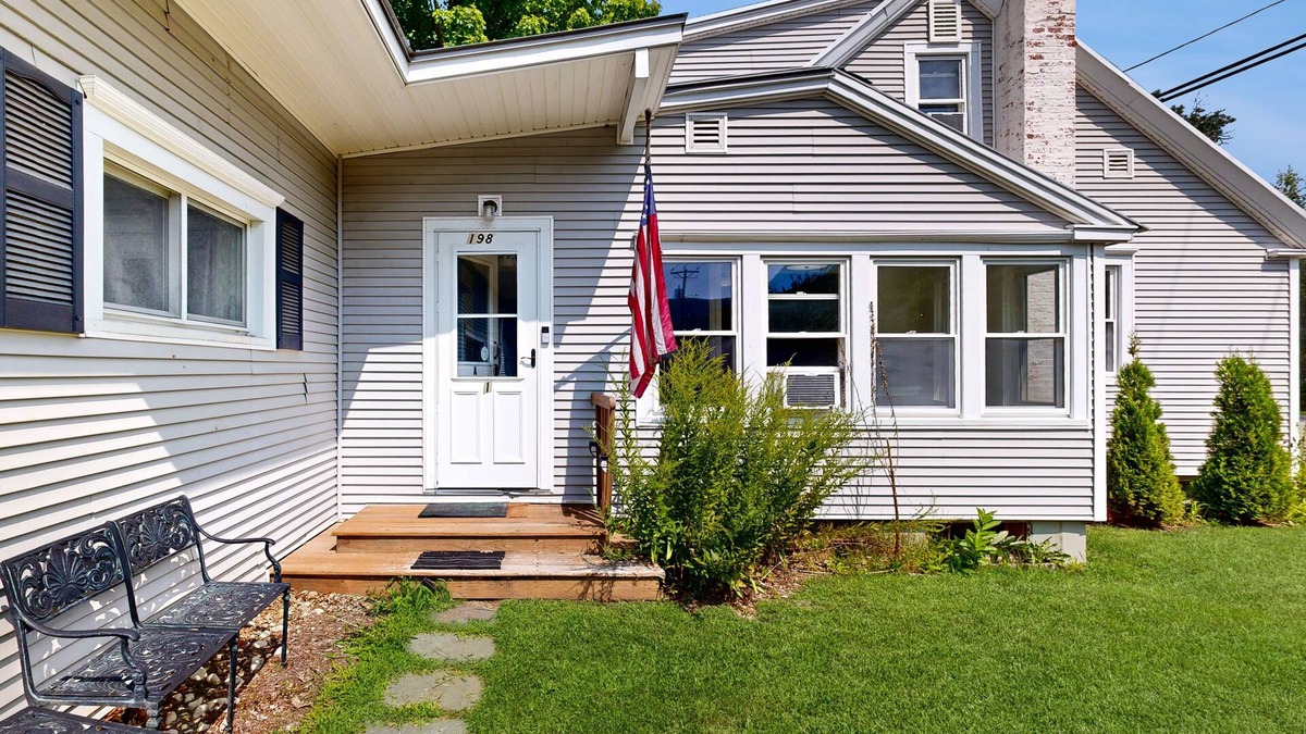 Proctorsville Apartment | Riverfront studio with river view, full kitchen, & free WiFi
