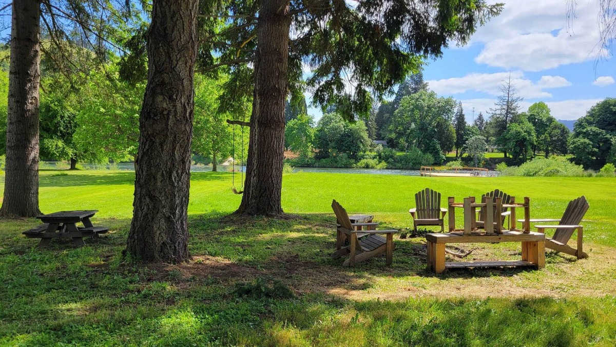 Roseburg House | Riverfront