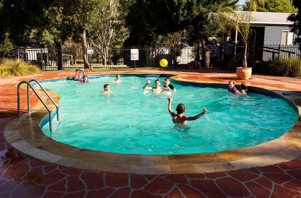 Corowa Hotel | Rivergum Holiday Park